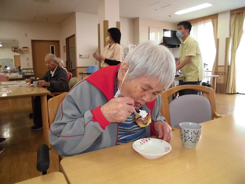 おやつ作り『カップケーキデコレーション』2 - ショートまなぐら