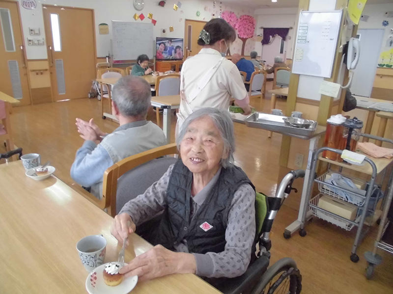 おやつ作り『カップケーキデコレーション』3 - ショートまなぐら