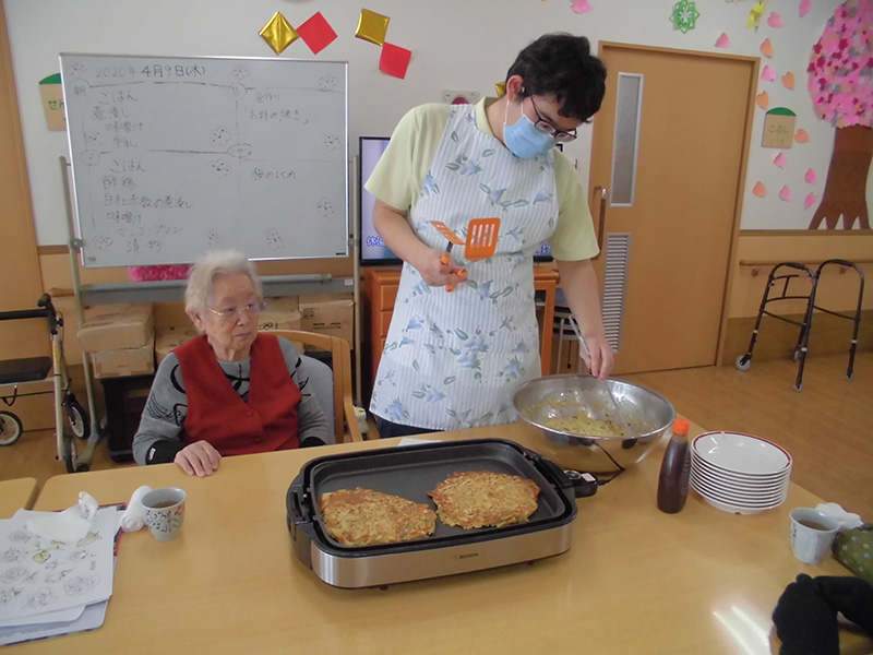 お昼作り『お好み焼き』1 - ショートまなぐら