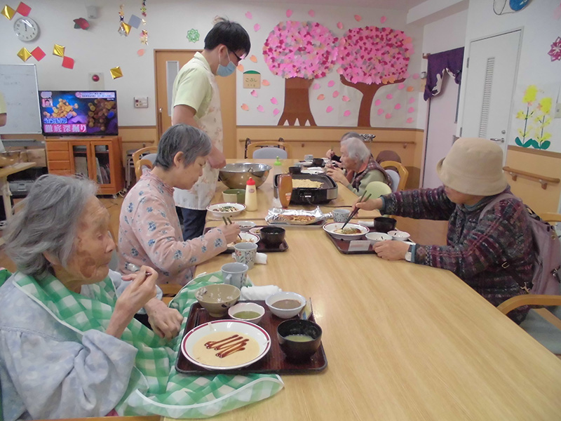 お昼作り『お好み焼き』5 - ショートまなぐら