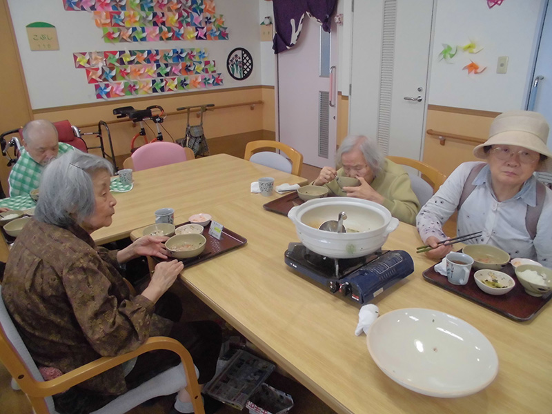 お昼作り『豚もやし鍋【坦々風】』2 - ショートまなぐら