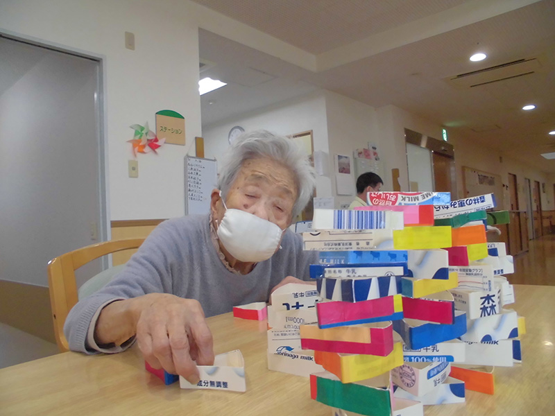 牛乳パックタワー1 - ショートまなぐら