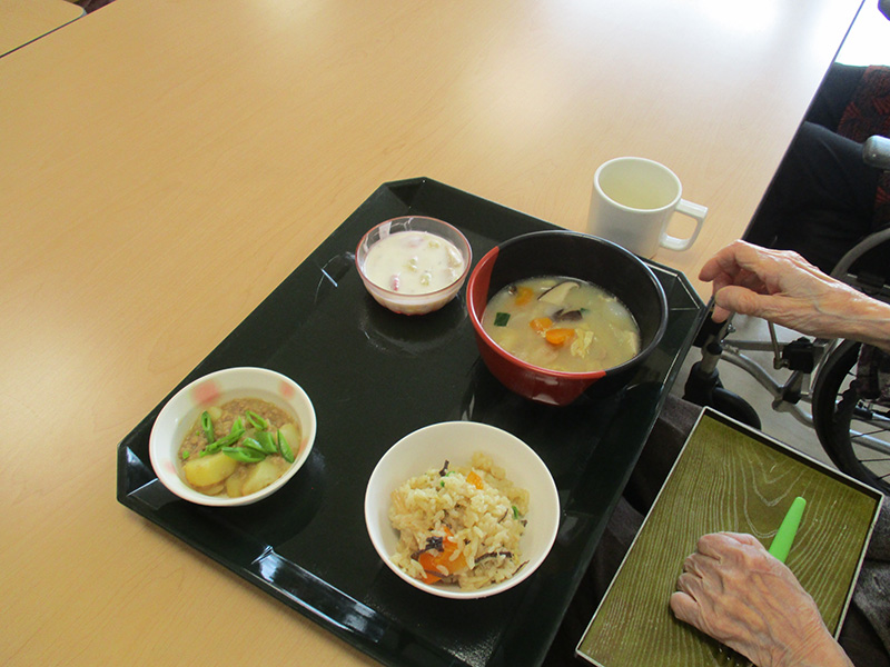 たけのこご飯1 - 小多機まなぐら南