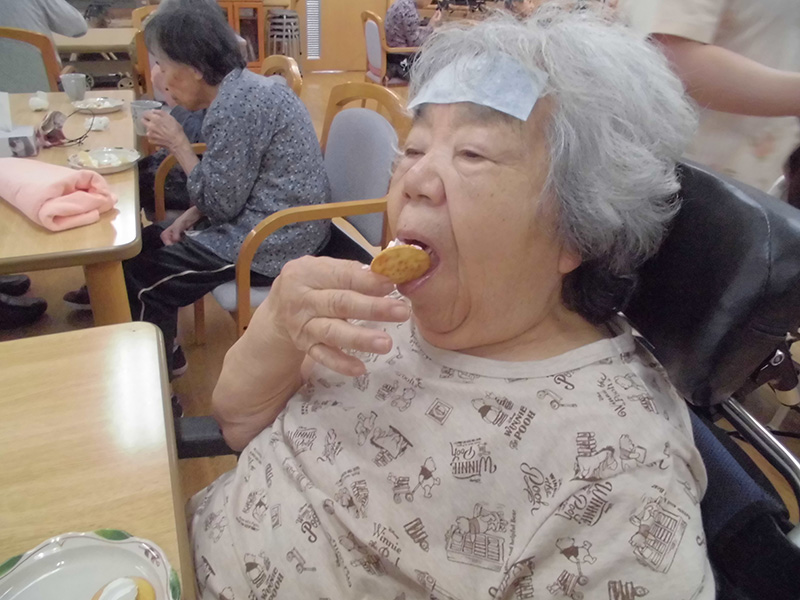 おやつ作り『リッツのカナッペ』3 - ショートまなぐら