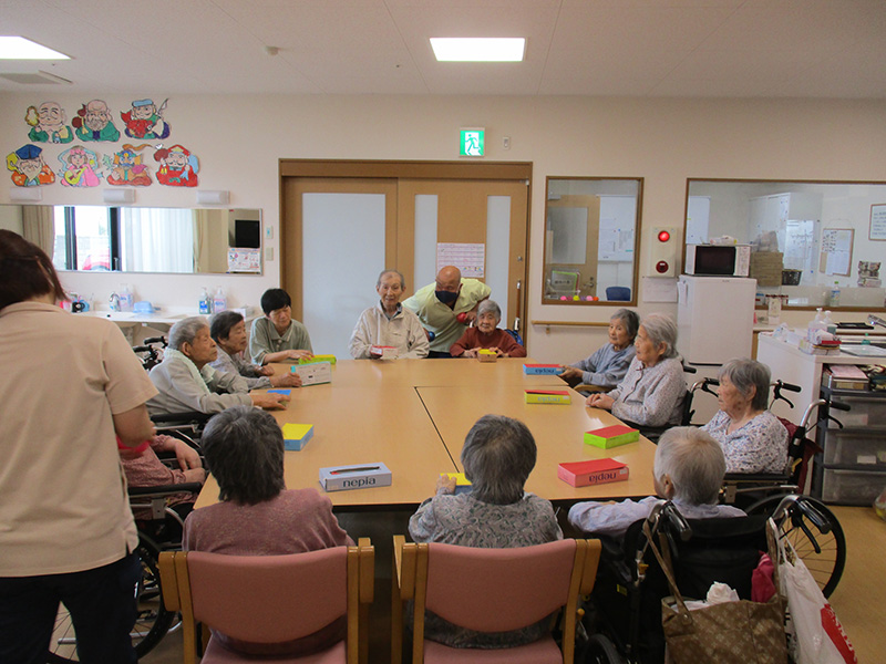 テーブルホッケー - 小多機まなぐら南