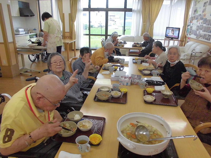 お昼作り『具だくさん豚汁』2 - ショートまなぐら