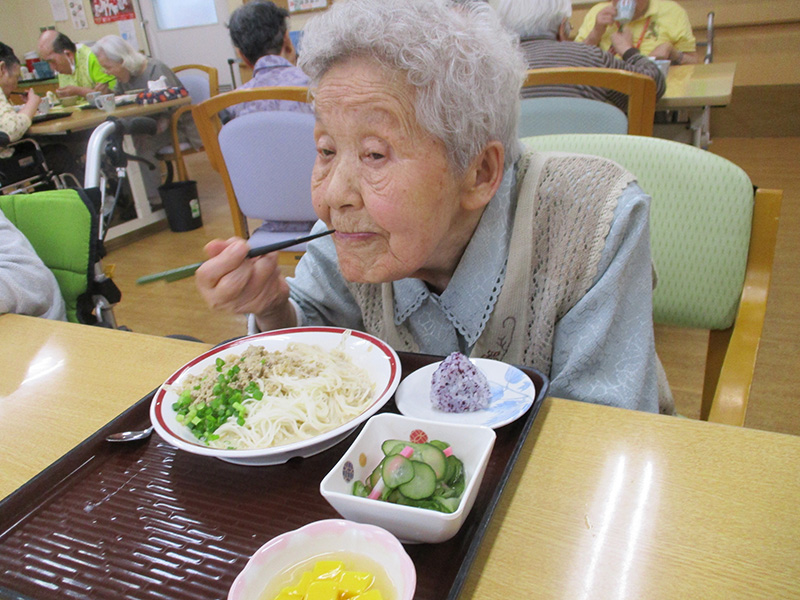 濃厚豆乳ごま担々そうめん2 - デイまなぐら