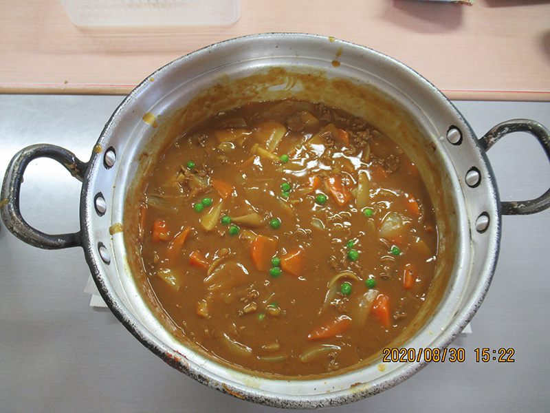 2020年8月食彩クラブカレー作り4 - ケアハウス福山