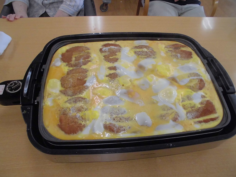 お昼作り『かつ丼』3 - ショートまなぐら