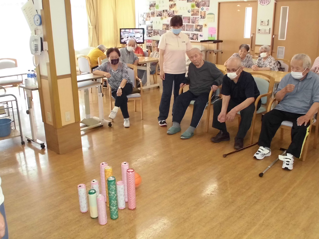 レクリェーション『ボーリング』4 - ショートまなぐら