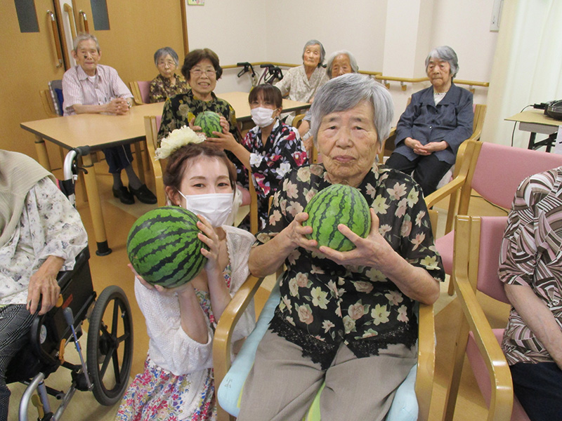 スイカ割り1 - 小多機まなぐら南