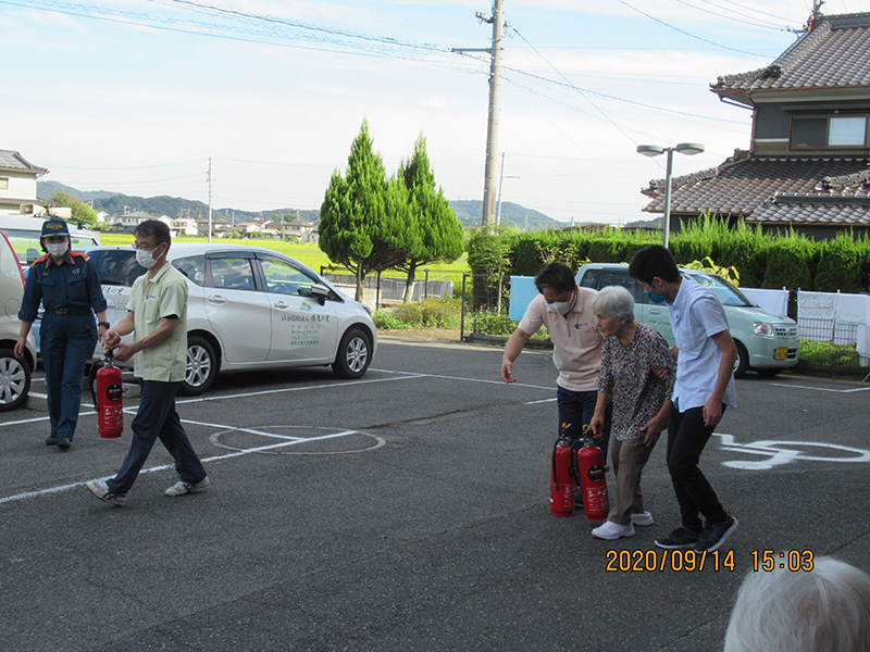 9月消防訓練1 - ケアハウス福山