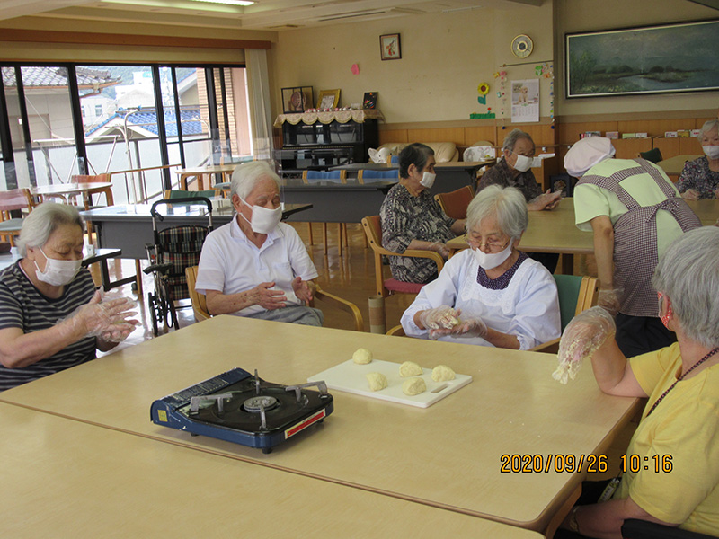 202009パン作り - ケアハウス福山