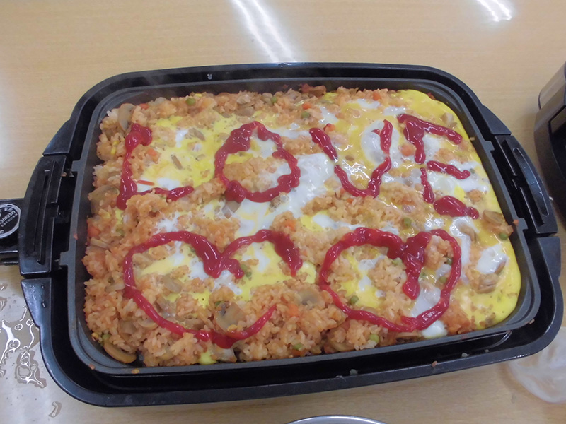 ホットプレートでオムライス3 - デイまなぐら