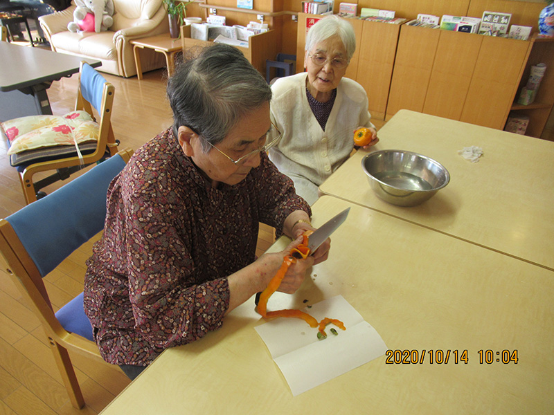 10月干し柿作り1 - ケアハウス福山