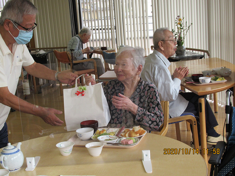 10月誕生日会 - ケアハウス福山