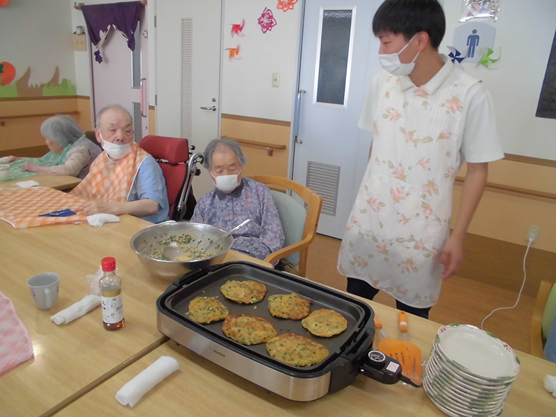 お昼作り『豚キムチチヂミ』2 - ショートまなぐら