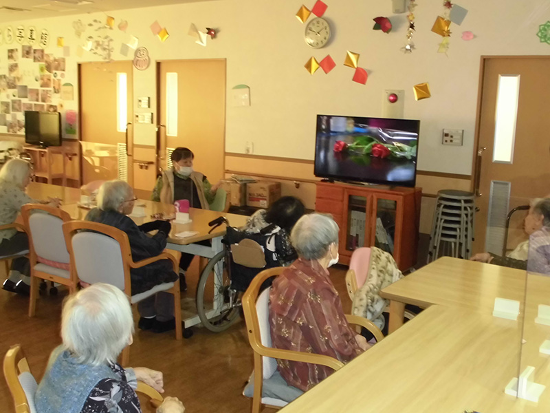 レクリェーション『DVD鑑賞』1 - ショートまなぐら