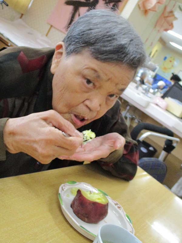 焼き芋3 - デイまなぐら