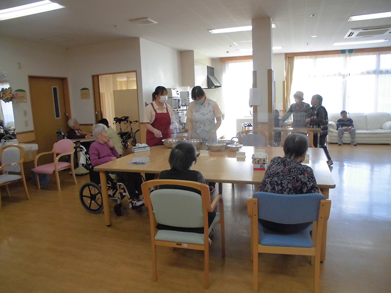 おやつ作り『マカロニきな粉』1 - ショートまなぐら