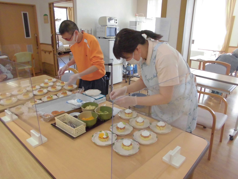 おやつ作り『カステラケーキ』1 - ショートまなぐら