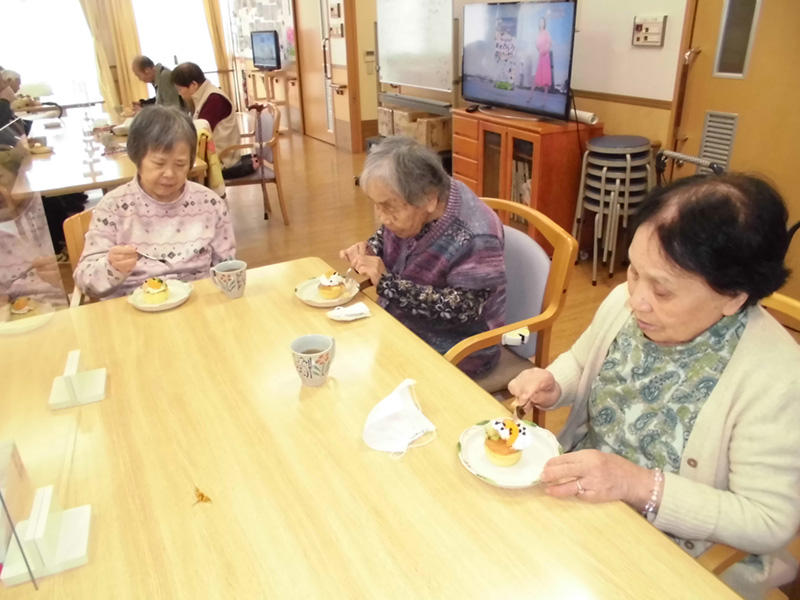 おやつ作り『カステラケーキ』3 - ショートまなぐら