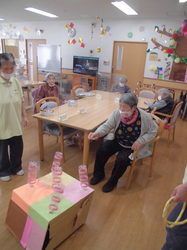 レクリェーション『輪投げ』4 - ショートまなぐら