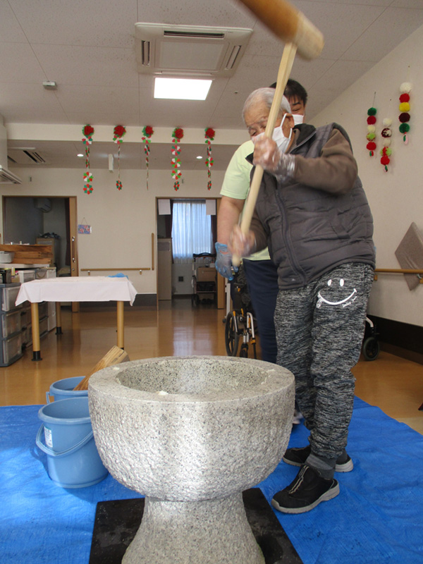 餅つき2 - 小多機まなぐら南