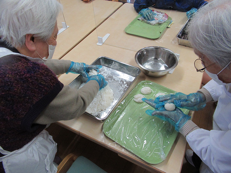 イチゴ大福づくり1 - ケアハウス福山