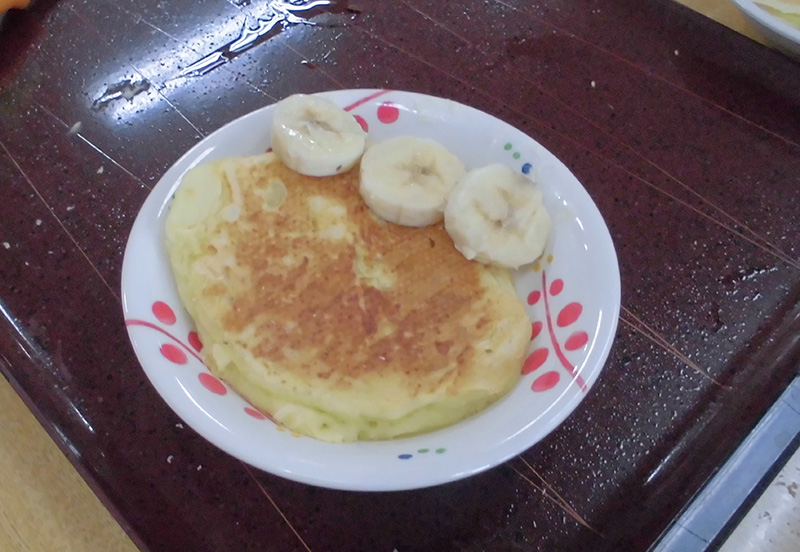 おやつ作り『バナナとヨーグルトでもちふわパンケーキ』1 - ショートまなぐら