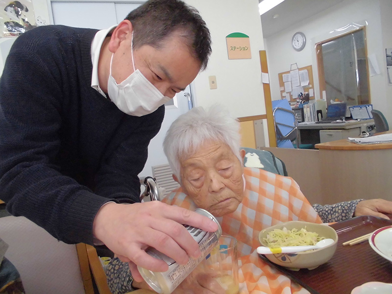 お昼作り『ネギたっぷりの塩焼きそばとお好み焼き』2 - ショートまなぐら