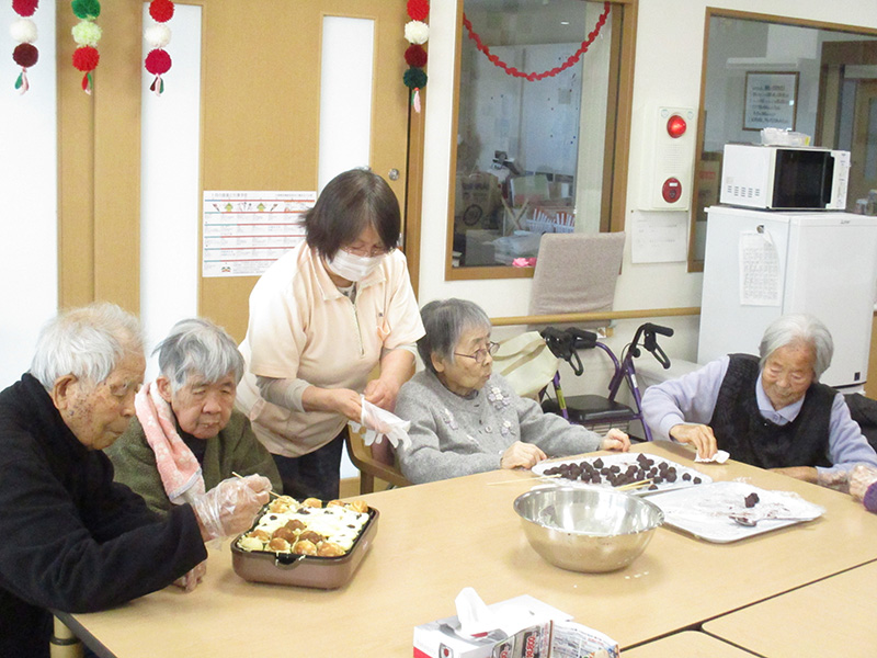 おやつ作り - 小多機まなぐら南