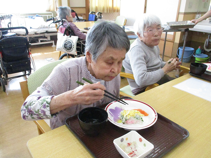  - デイまなぐら