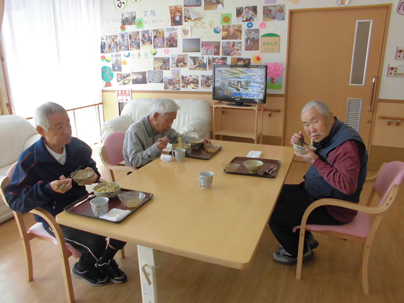 お鍋『豆乳トマトチーズ鍋』3 - ショートまなぐら