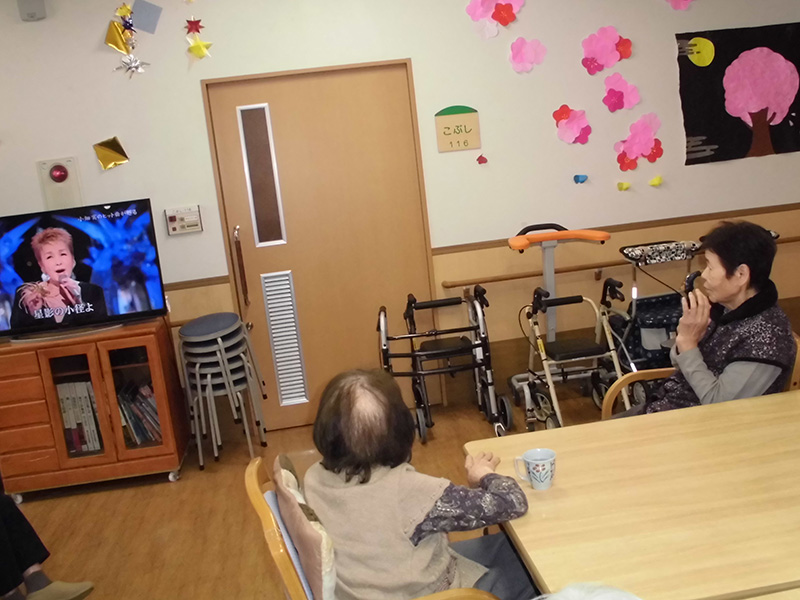 レクリェーション『DVD鑑賞』2 - ショートまなぐら