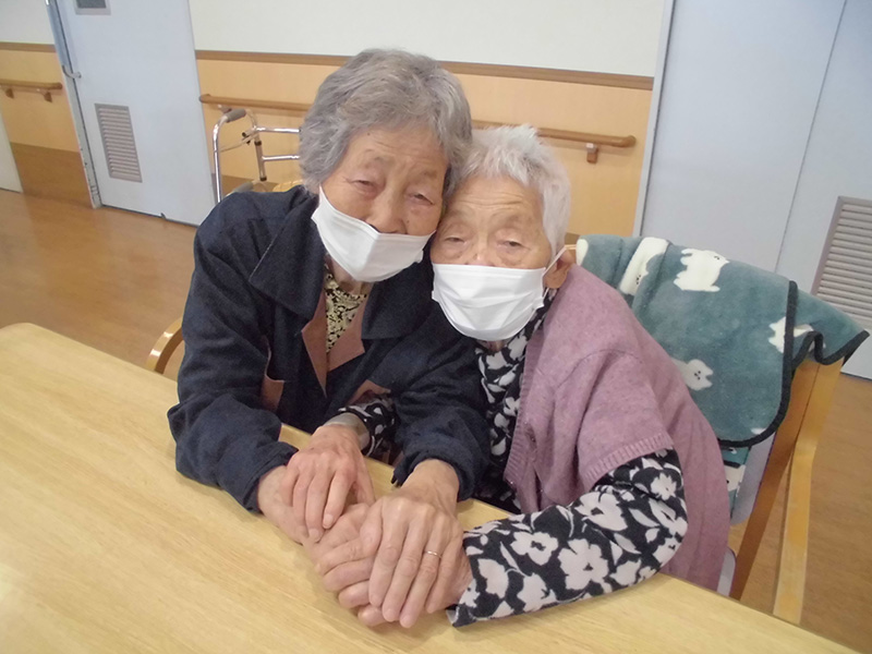 仲良し - ショートまなぐら