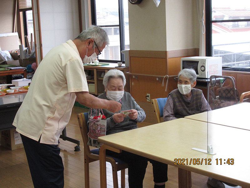 2021年5月誕生日会1 - ケアハウス福山