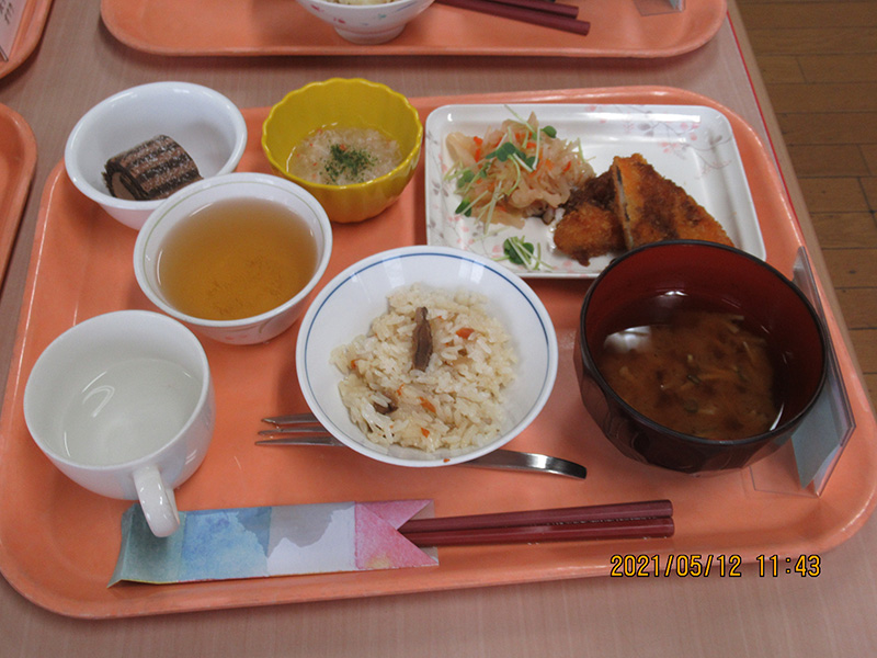 2021年5月誕生日会3 - ケアハウス福山