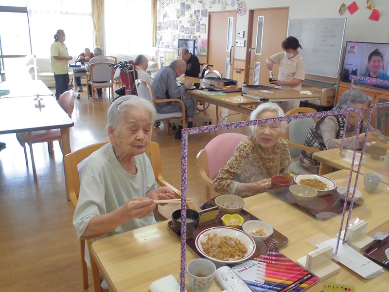 お昼作り『焼きそば』3 - ショートまなぐら