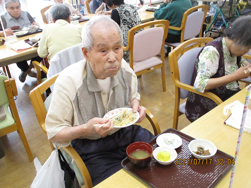 昼食つくり【焼きビーフン】2 - デイまなぐら