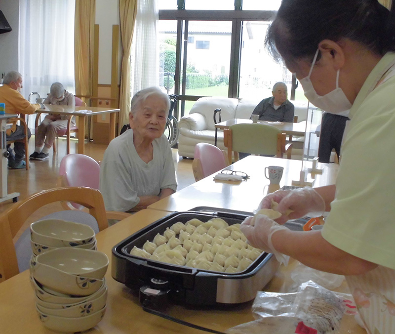 お昼作り　『餃子』1 - ショートまなぐら