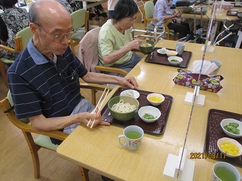 お昼作り『キムチ酸辣湯うどん』2 - デイまなぐら