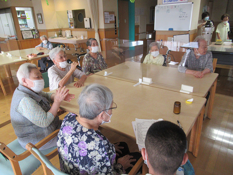 カラオケ1 - ケアハウス福山