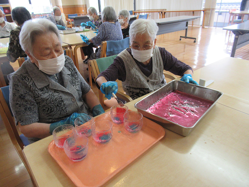 カラフルゼリー作り 1 - ケアハウス福山