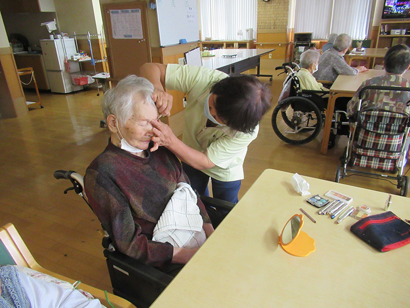 メイキャップ1 - ケアハウス福山