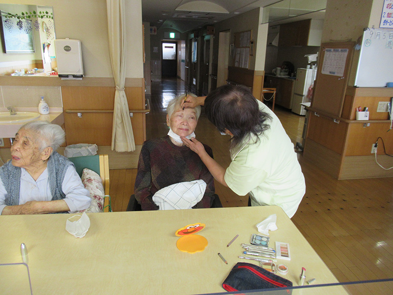 メイキャップ2 - ケアハウス福山