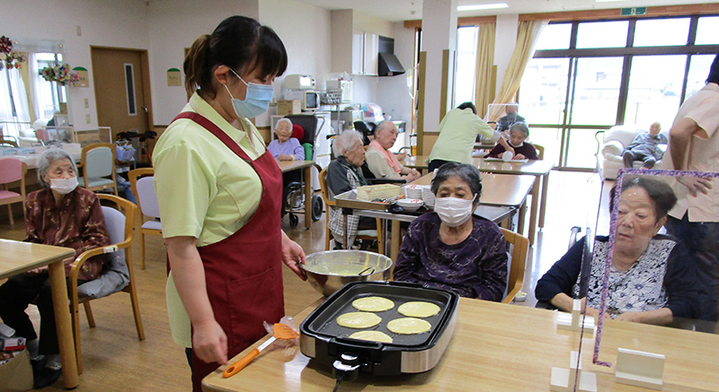 おやつ作り『ホットケーキ』2 - ショートまなぐら