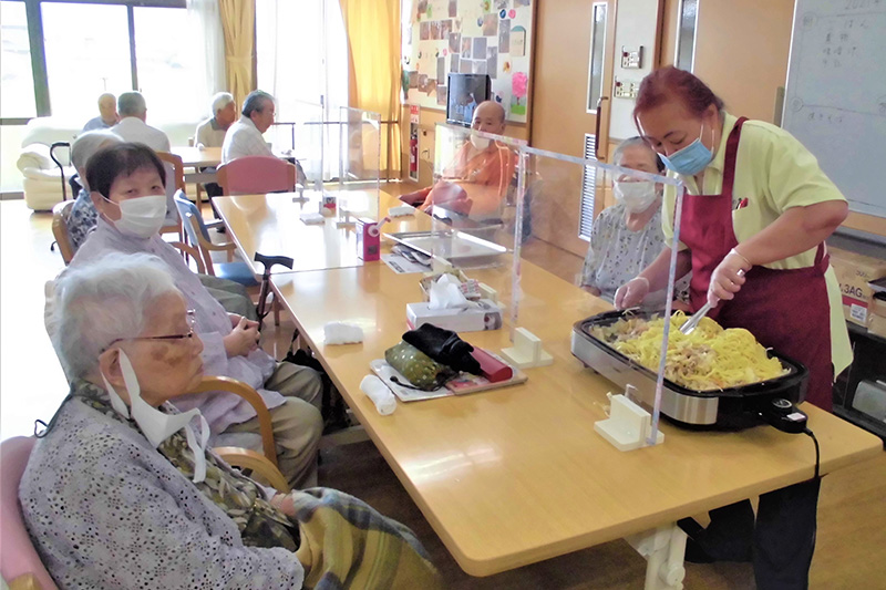 お昼作り『屋台風焼きそば』3 - ショートまなぐら