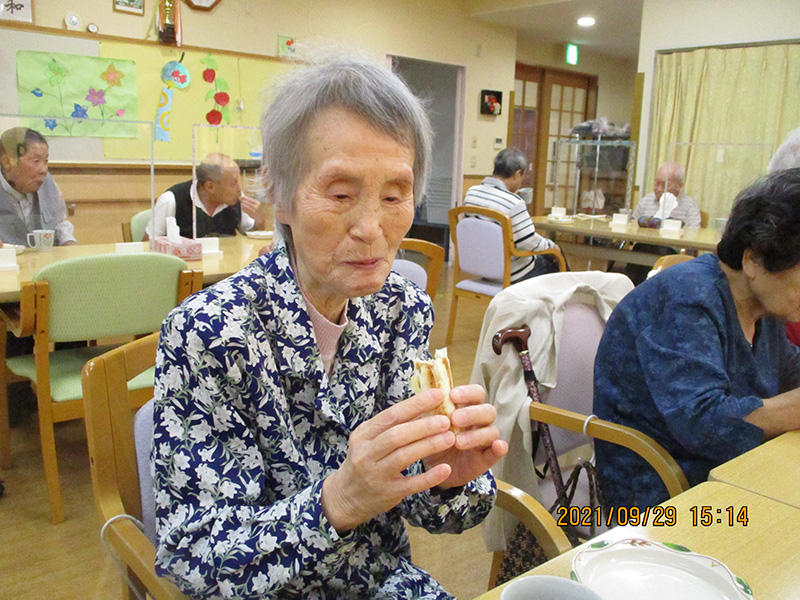 おやつ作り　『ちくわロール』 - デイまなぐら