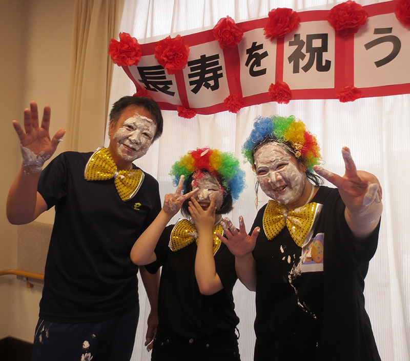 長寿を祝う会5　『ヒゲダンス完成系』 - 小多機まなぐら南